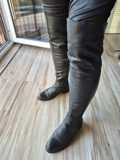 Schwarze Overkneestiefel aus Leder 41/42
