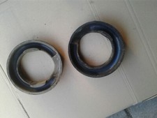 VW BUS T3 Distanzscheiben Federteller vorn Vorderachse, 2 Stück, Federn, Gummi