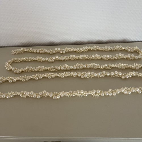 Tischband aus perlen - aus,