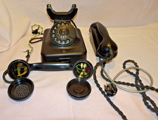 1 Bakelit Wandtelefon funktionell +1 Telefon als Ersatzteilsper Behörde Militär