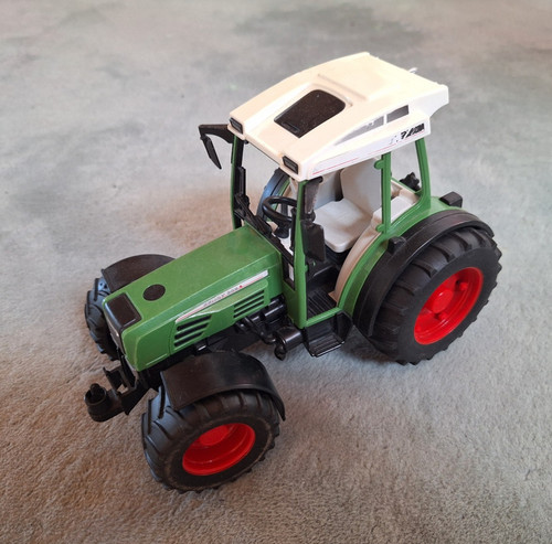 Großes spielzeugauto traktor - spielzeugauto:,