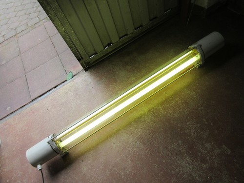 Alte ddr lampe geschützt - lampe,