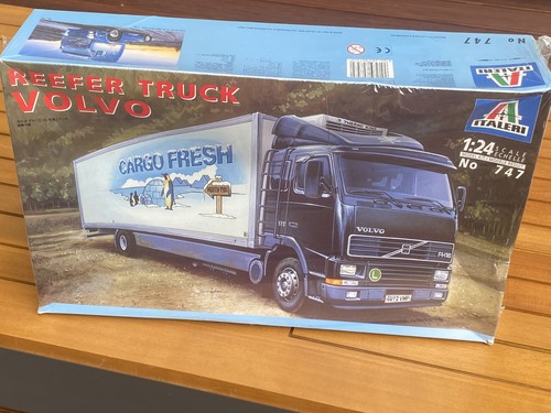 Italeri 747 volvo reefer - 747,