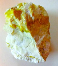 Serpentin gelbe Jade Rohstein  (R99)  Schau mal durch !