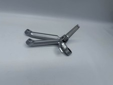 Suzuki GSXR600 K4 K5 Rechts Hinten Fußrastenanlage Rear right footrest (4) 05' 