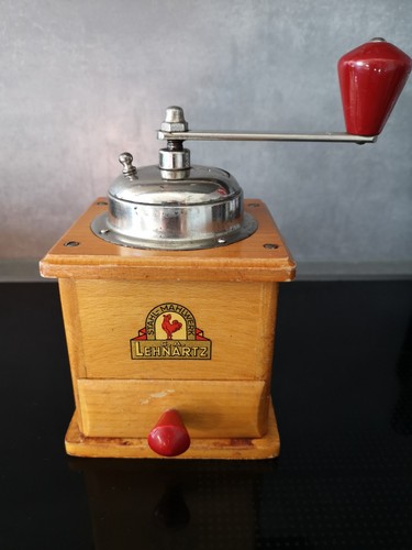 Alte kaffeemühle a - kaffeemühle,
