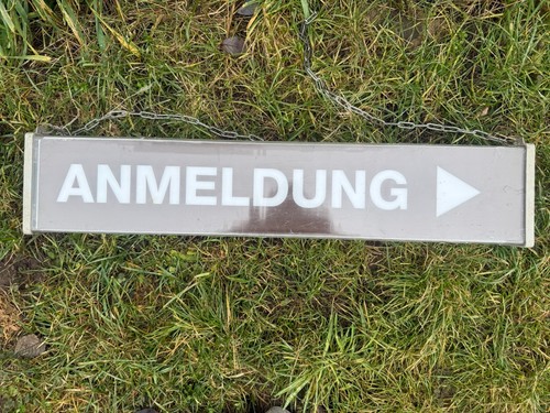 Leuchtschild anmeldung pfeil - anmeldung,