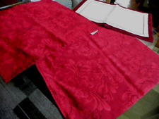 2 Kissenhüllen & 1 Tischset weinroter Brokatstoff