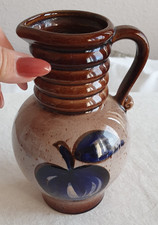 schöne Henkel Krug Vase Ton/Keramik lasiert gemarkt braun Motiv Pflaume selten