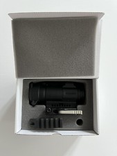 Aimpoint Comp M4 Leuchtpunktvisier mit Montage