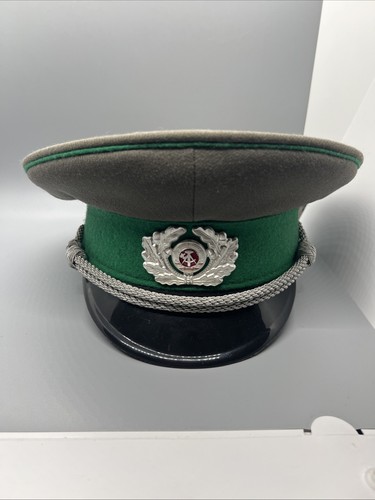 Gdr peaked cap emblem - peaked,
