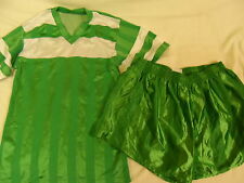 15 Fußballtrikots Trikots