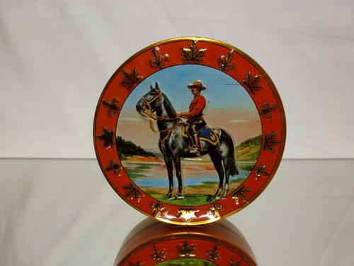Vintage tin round - tin,