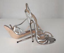 EXTREME HIGH HEELS, La Prima