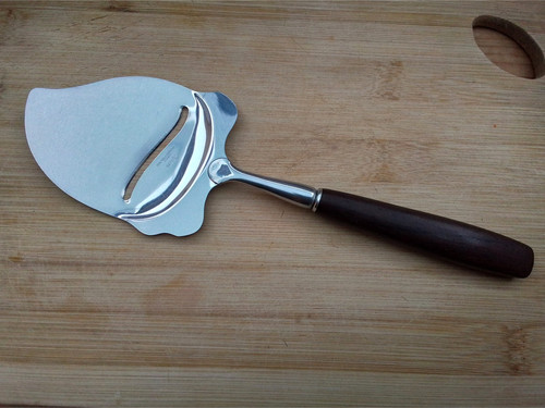 Käsehobel mit teakholzgriff - käsehobel,