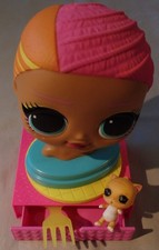 LOL Surprise OMG Kopf Büste ca. 22cm mit Kamm + kl. LOL-Püppi sehr gut erhalten