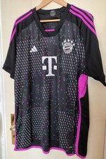 FC Bayern München Away