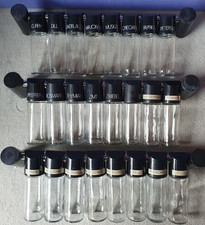 EMSA Gewürz Galerie Hänge-Regal 16 Gläser + 8 extra Gläser Schwarz 24x Glas