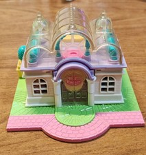Polly Pocket Braut Salon beleuchtet