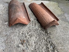 2 alte Dachziegel, Firstziegel