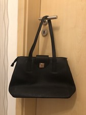 Handtasche C&A Damen schwarz gold Klappverschluss Innentasche zusätzliche Träger