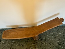 afrikanische bank, sehr schönes Objekt, handgeschnitzt aus einem Baumstamm.