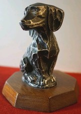 Kleine Skulptur Figur Dackel Metall auf Holzsockel