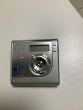 HI-MD-Walkman MZ-NH 700 von SONY in Silber, schöner Player