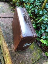 Alter kleiner Reisekoffer 