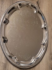 Ziseliertes Metalltablett silberfarben oval groß