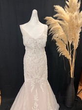 Neues elfenbeinfarbenes