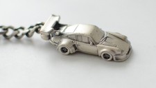 Porsche Museum Schlüsselanhänger 911 RSR 1974 Silberfarben Oldtimer Modell