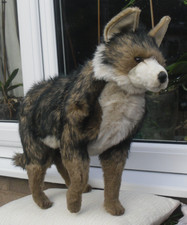 Fabelhafter stehender Wolf von