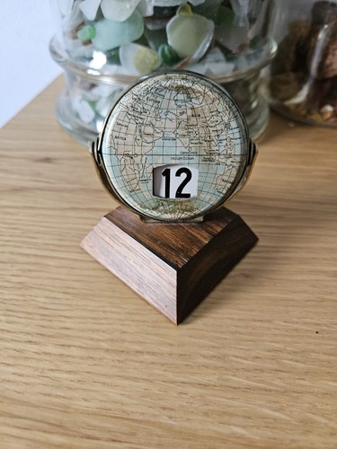 Antiker tischkalender globus - antiker,