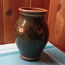kleine Keramik Vase mit Blumen
