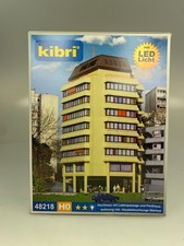 Kibri 48218 H0 Bausatz Hochhaus mit Ladenpassage und Penthouse-Wohnung OVP