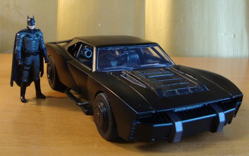 Batmobile mit batman - batman, figur