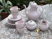 HUTSCHENREUTHER Rose: Kaffeegeschirr  für 4 Personen mit Kanne, Milch und Zucker