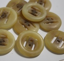 20 Große hornfarbene Knöpfe