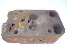 Zylinderkopf (defekt Risse Löcher) MWM KD 12 Motor vom Fendt Dieselross F12 F24