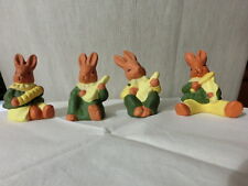 Osterhasen aus Ton 4 Stück Musikkapelle
