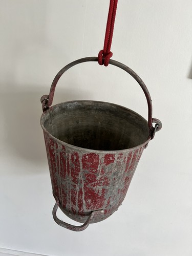 Vintage feuereimer aus - vintage,