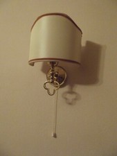 Lampe, Nr. 376, Wandlampe, Messing, mit  Schirm, E 27 Fassung, Zugschalter