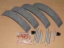 Bremsbeläge + Bremsfeder