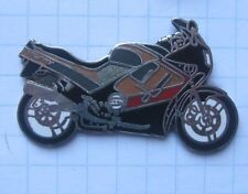 TRIUMPH TROPHY  .................................... älterer Motorrad-Pin (204i)