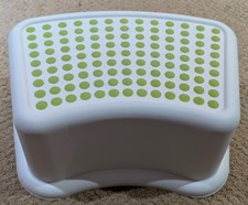 IKEA Kinderhocker Kindertritt Kinder Stufe Tritthocker RUTSCHFEST Grün Weiss