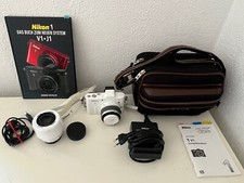 Nikon 1 V1 10.1MP Full-HD Video Systemkamera Double Zoom Kit mit 2 VR Objektiven