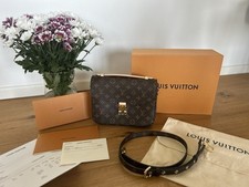 Louis Vuitton Pochette Metis -