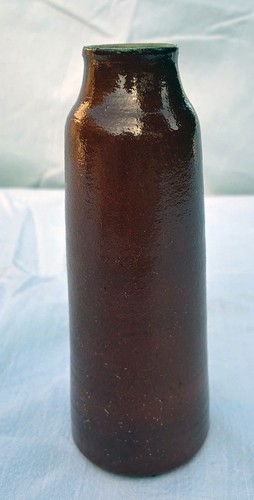 Braune keramikflasche steingut - braune,