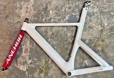 Bridgestone ANCHOR Carbon